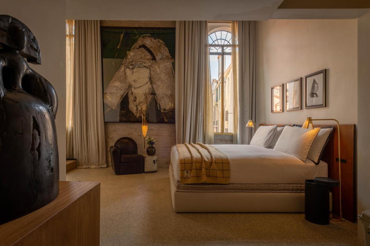 Postvenetian Family Loft
